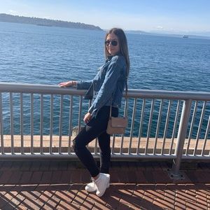 Meet your Posher, Katarina